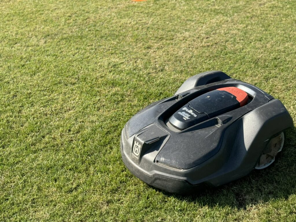 ロボット芝刈り機